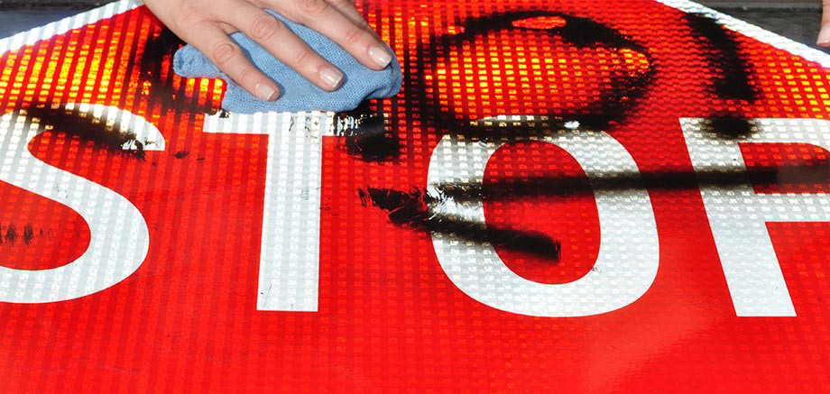 AVERY OL-1000 Series Anti-Graffiti Protective Overlay Film